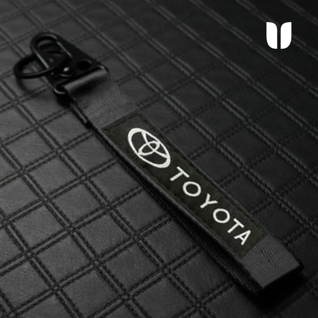TOYOTA BLACK KEYCHAIN WITH METAL KEY RING