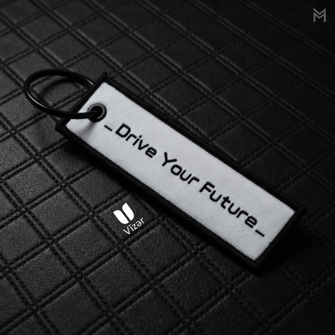 JETOUR WHITE KEYCHAIN WITH METAL KEY RING