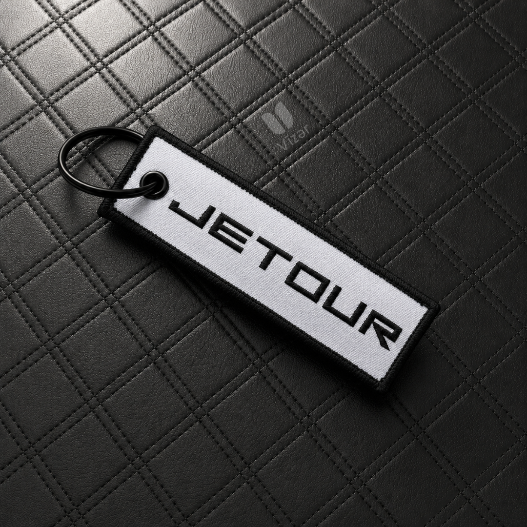 JETOUR WHITE KEYCHAIN WITH METAL KEY RING